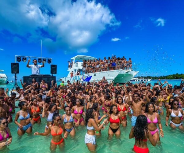 Punta cana Hip Hop PARTY BOAT, Open bar, Fruits, snacks…
